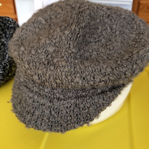 ⭐️ 5/$20 ⭐️ Hats! - Picture 3 of 3